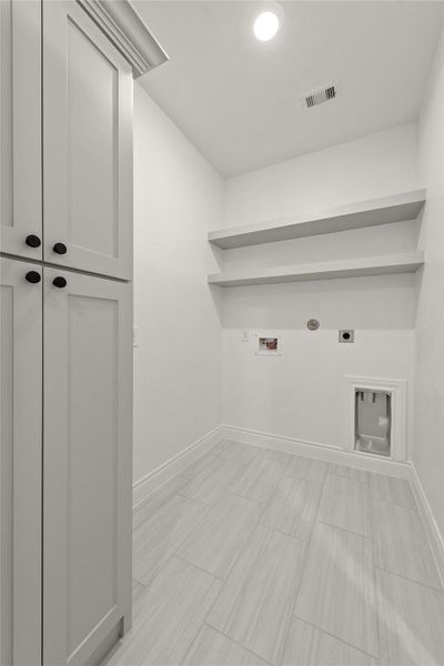 Spacious, unfurnished interior of a new home in , Waller (Image 15).