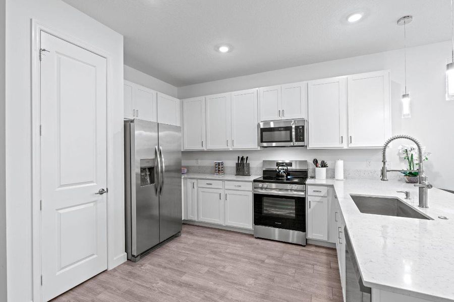 5-web-or-mls-A7404134