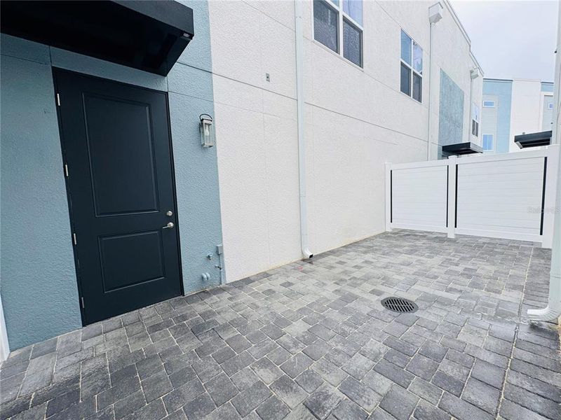 Exterior details and patio area of a home in , Oviedo (Image 22).
