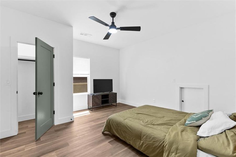 Furnished interior view inside a new home in , Atlanta (Image 60).