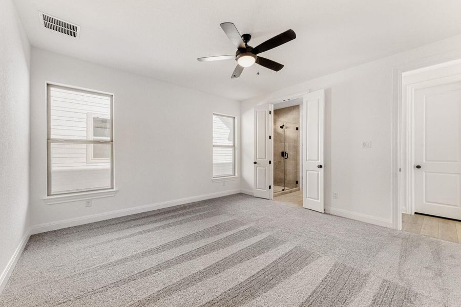 Spacious, unfurnished interior of a new home in The Porch at Du Pre, Buda (Image 14).