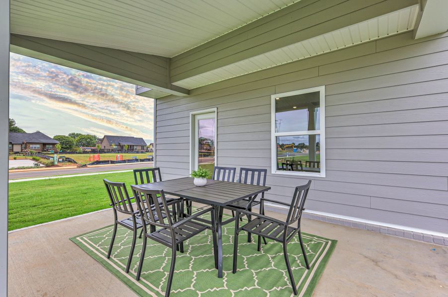 *Photo of example Model Home. Selections and finishes may vary. *Photo of example Model Home. Selections and finishes may vary.