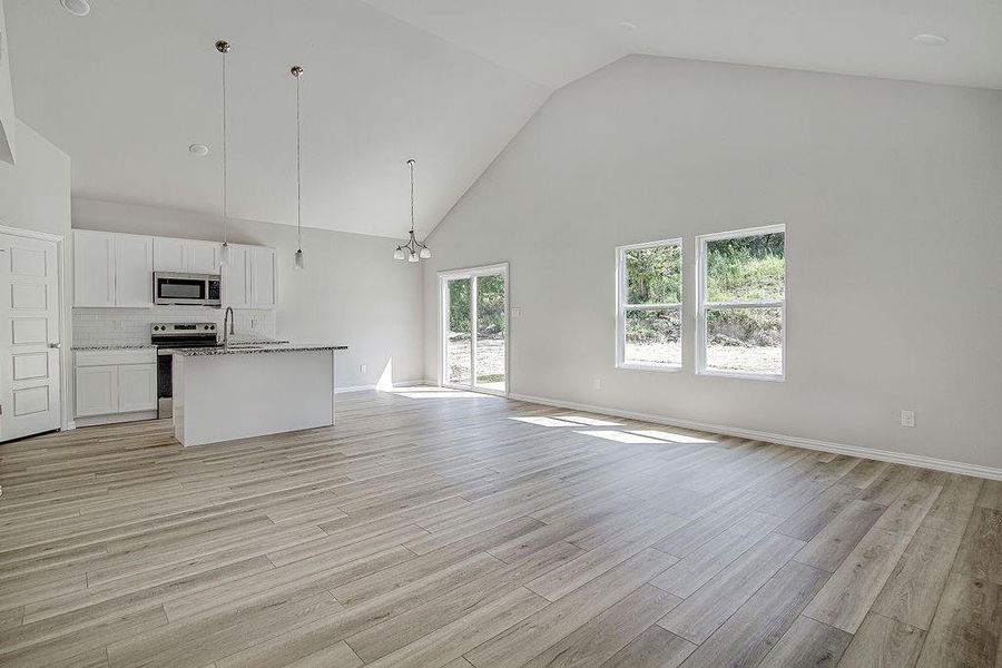 Spacious, unfurnished interior of a new home in , Azle (Image 23).