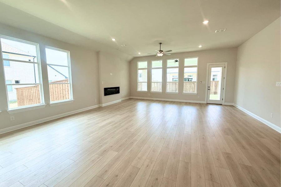 Spacious, unfurnished interior of a new home in Polo Ridge, Mesquite (Image 13). Spacious, unfurnished interior of a new home in Polo Ridge, Mesquite (Image 13).