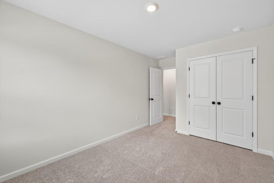 Spacious, unfurnished interior of a new home in Medlock Park, Austell (Image 32).