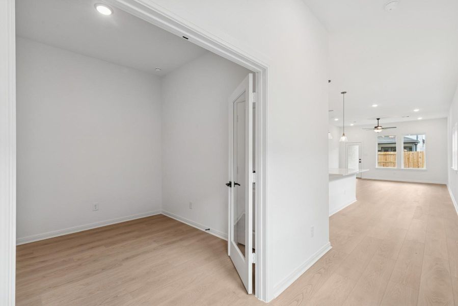 Spacious, unfurnished interior of a new home in The Grand Prairie 40’, Hockley (Image 26). Spacious, unfurnished interior of a new home in The Grand Prairie 40’, Hockley (Image 26).