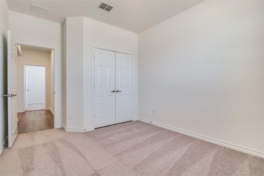 Spacious, unfurnished interior of a new home in Cottonwood Creek, Seagoville (Image 13).