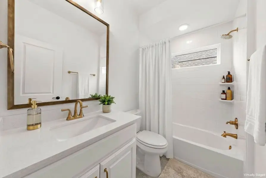 Furnished interior view inside a new home in Willow Grove, Melissa (Image 28).