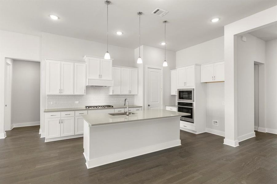 12. 7204 Camilla - Kitchen (2)