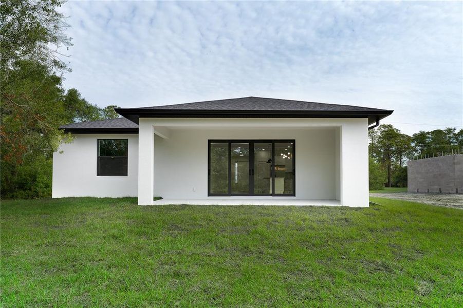 Exterior details and patio area of a home in , Port Charlotte (Image 15).