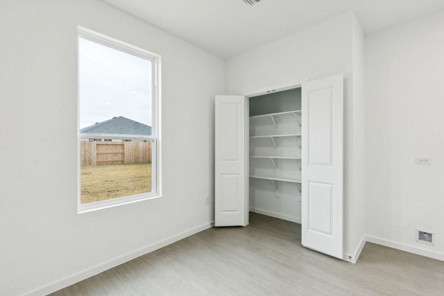 Spacious, unfurnished interior of a new home in Windcress, Baytown (Image 30).