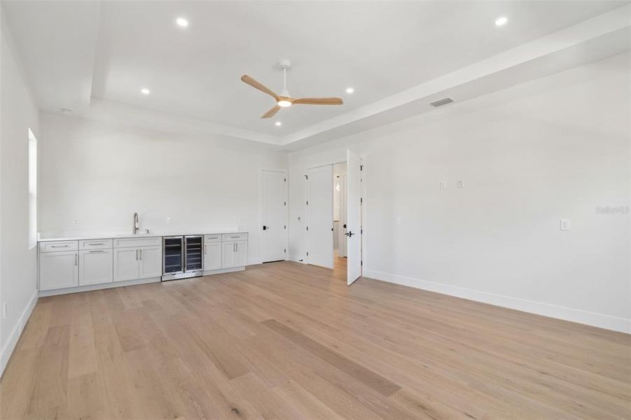 Spacious, unfurnished interior of a new home in , Tampa (Image 64).