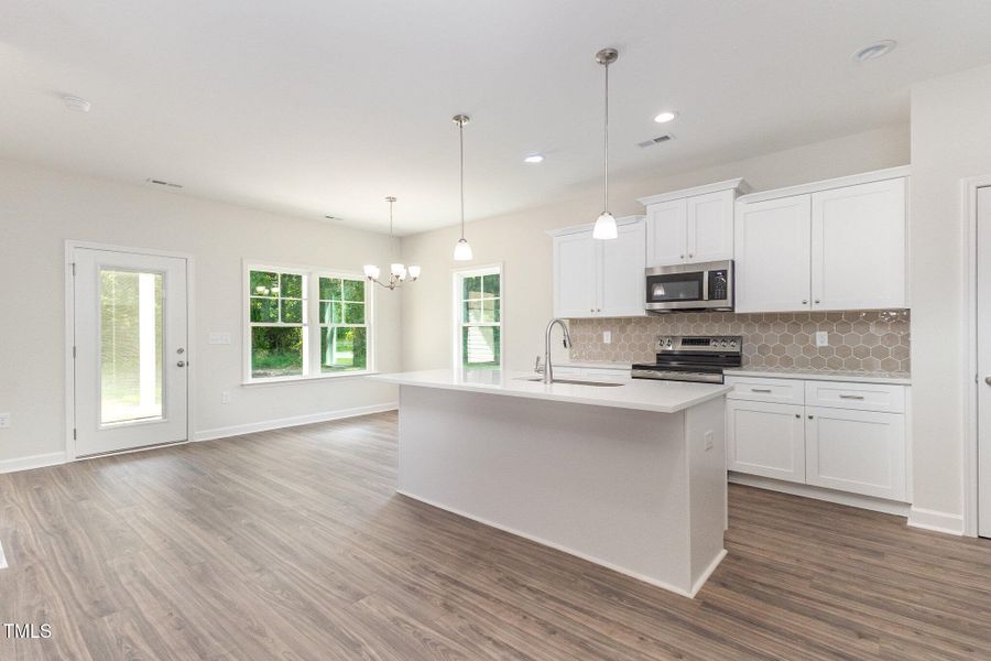 008_kv0a9375-edit_832 008_kv0a9375-edit_832