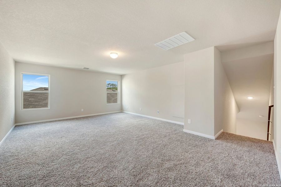 Spacious, unfurnished interior of a new home in Agave, San Antonio (Image 15).