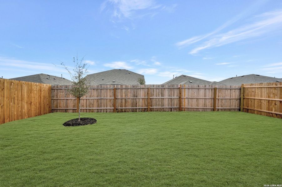 Exterior details and patio area of a home in Winding Brook, San Antonio (Image 4).
