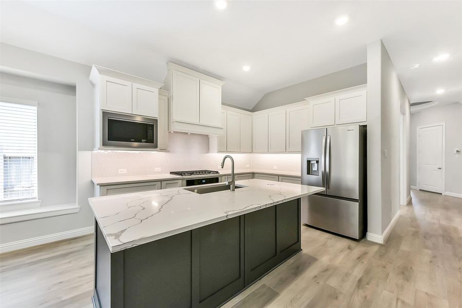 Furnished interior view inside a new home in Evergreen 40', Conroe (Image 11). Furnished interior view inside a new home in Evergreen 40', Conroe (Image 11).