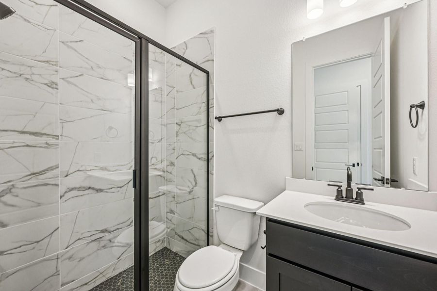 Furnished interior view inside a new home in Evergreen 60', Conroe (Image 16).