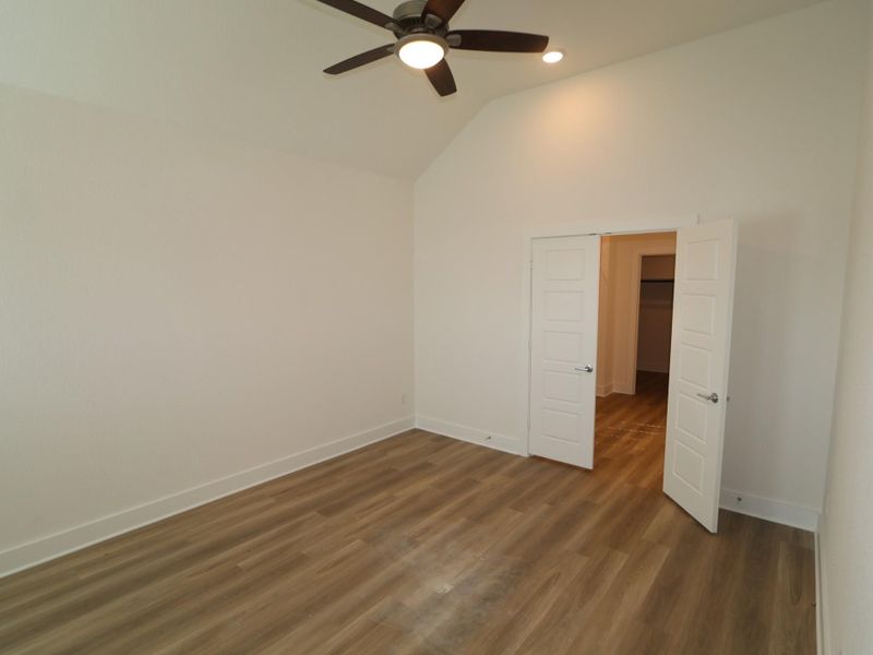 Spacious, unfurnished interior of a new home in Lago Mar, Santa Fe (Image 19). Spacious, unfurnished interior of a new home in Lago Mar, Santa Fe (Image 19).