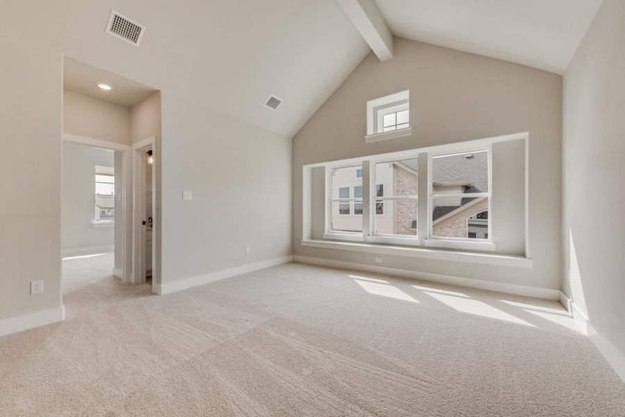 Spacious, unfurnished interior of a new home in Somerset Park, Rockwall (Image 30).
