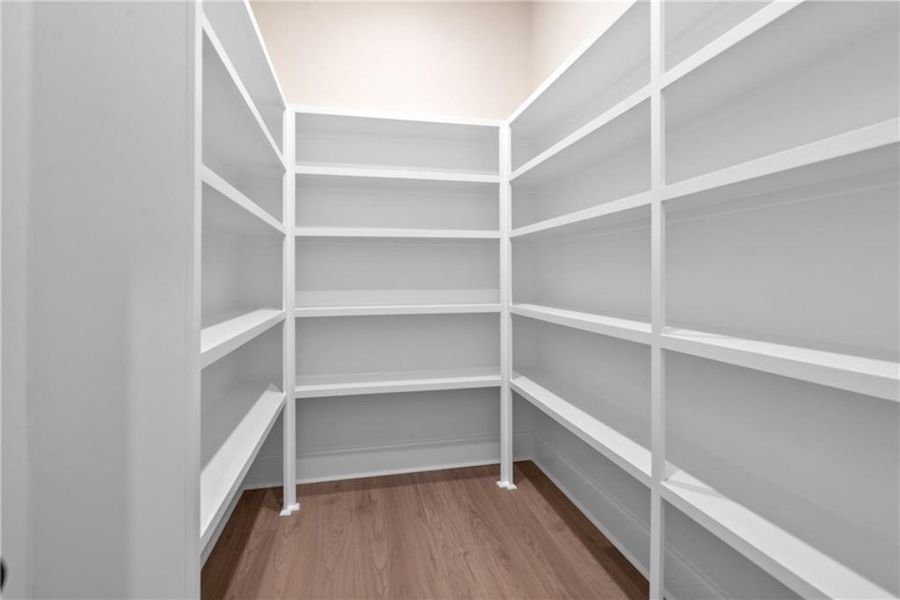 Spacious, unfurnished interior of a new home in Bellwyn, Johns Creek (Image 10).