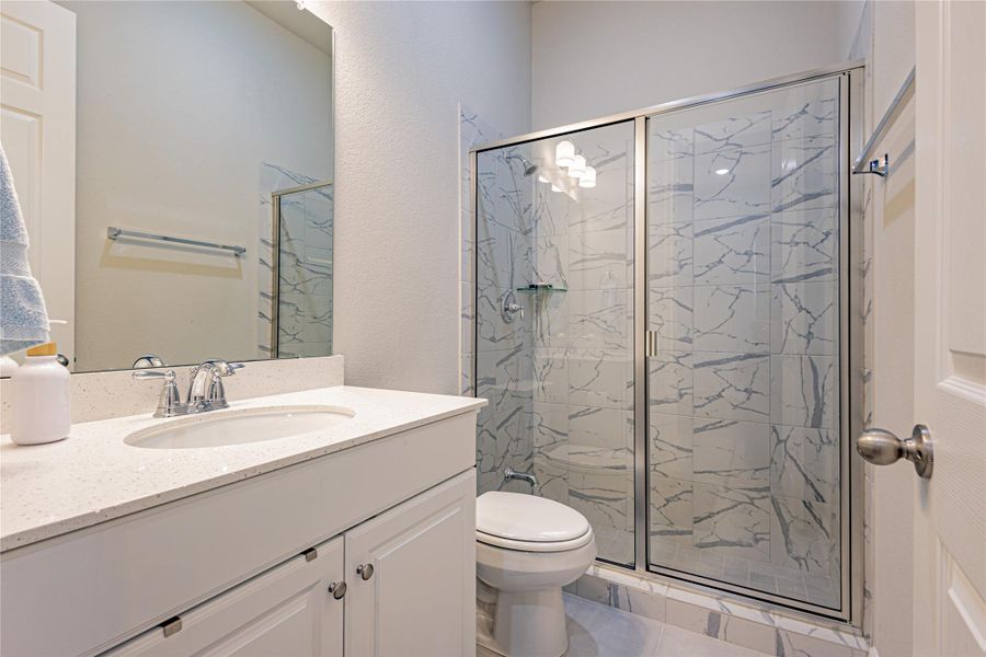 Standing shower in Bedroom 2