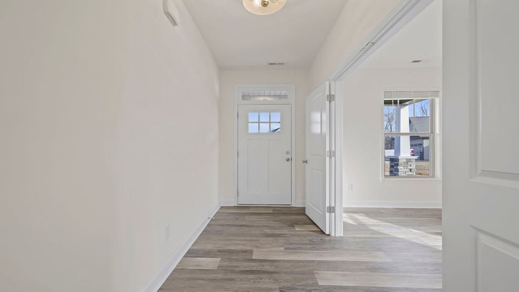 Spacious, unfurnished interior of a new home in Edgewood Estates, Greenville (Image 18).