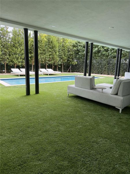 Exterior details and patio area of a home in , Key Biscayne (Image 47).