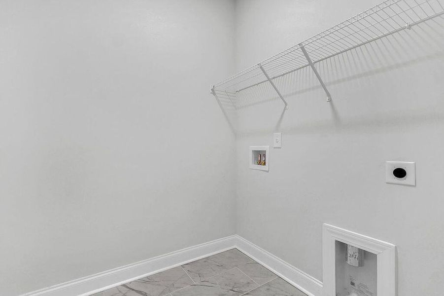 Spacious, unfurnished interior of a new home in Kings River Preserve, Hollywood (Image 18).
