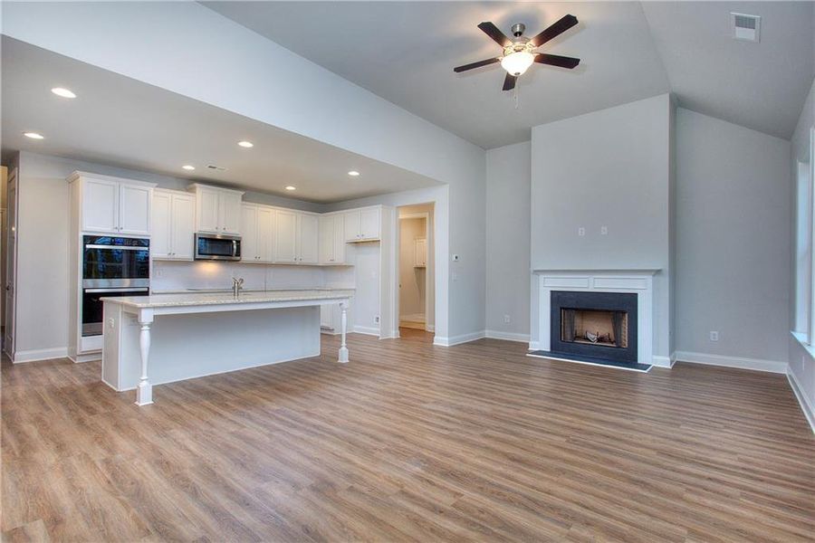 Spacious, unfurnished interior of a new home in , Homer (Image 14).