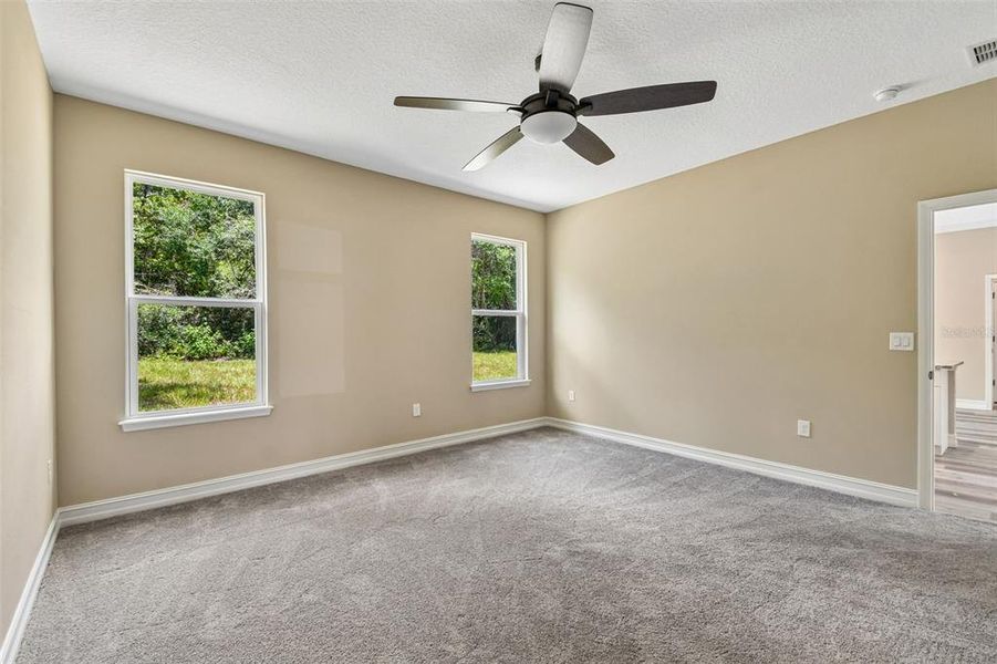 Spacious, unfurnished interior of a new home in , Deland (Image 33).