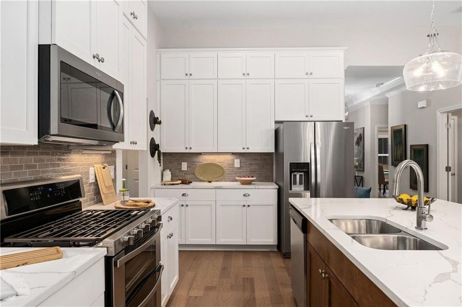 Furnished interior view inside a new home in , Gainesville (Image 6).