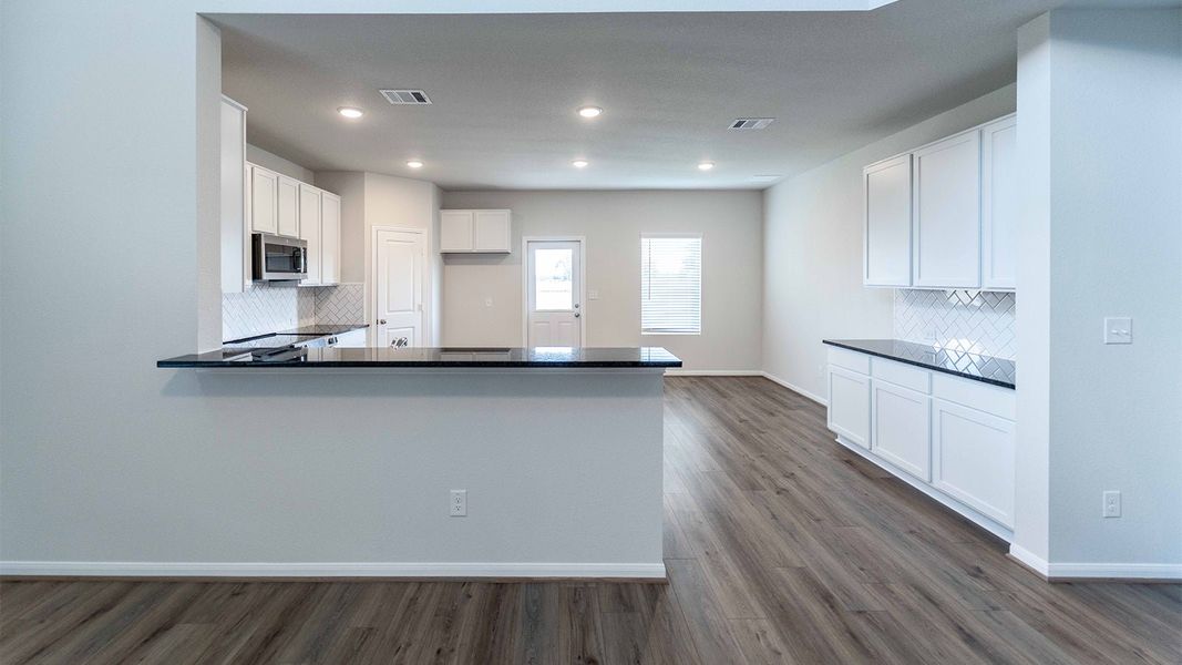 Spacious, unfurnished interior of a new home in Grande Estates, Bertram (Image 31).