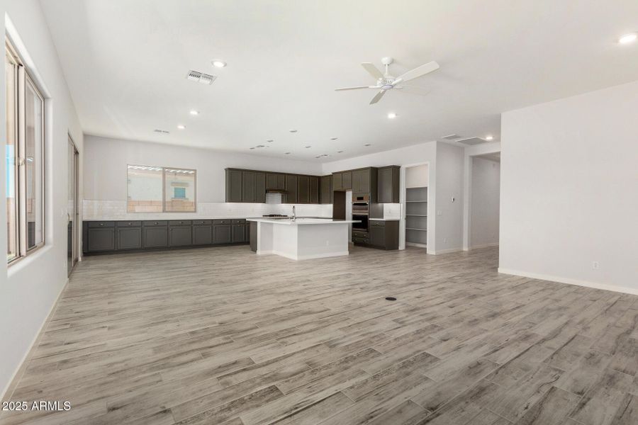 10 - Royal Palm 10 - Royal Palm