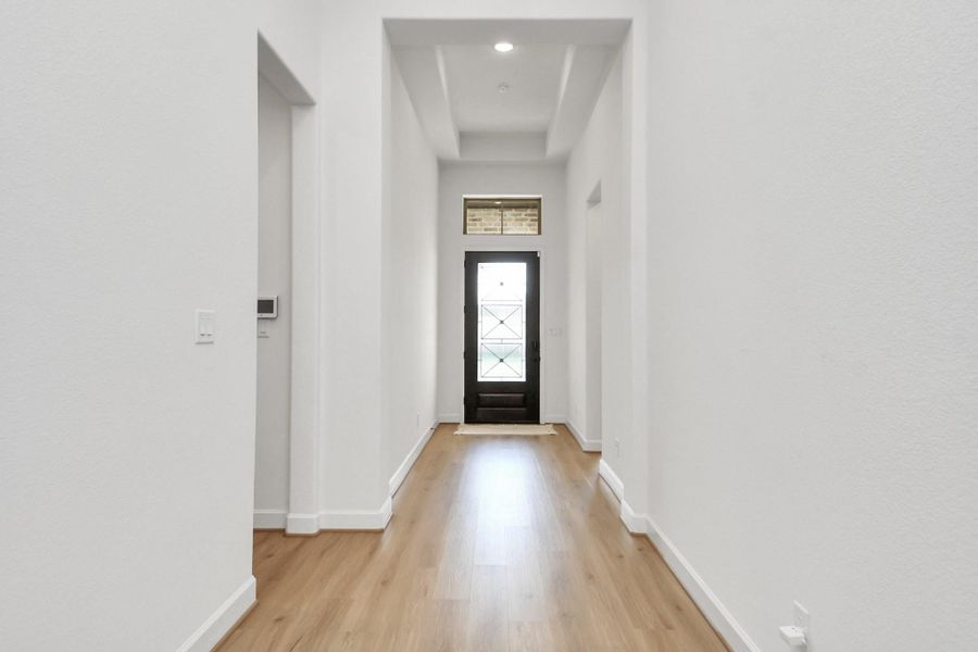 Spacious grand entrance Spacious grand entrance