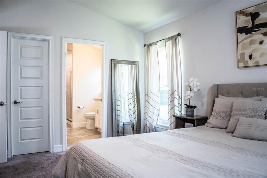 Furnished interior view inside a new home in , Winter Haven (Image 31).