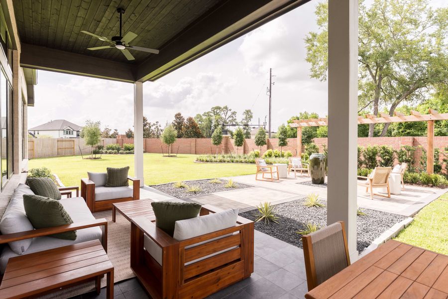 Representative exterior details of a home built from the Fulbright by Tri Pointe Homes in Sienna 60’, Missouri City (Image 23).