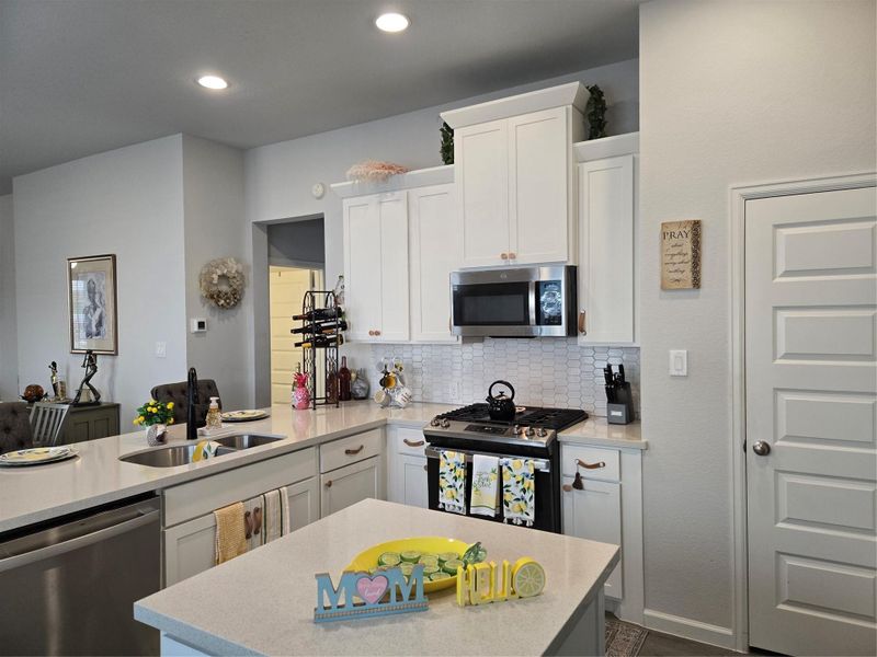 Experience comfort and style in this beautifully designed bedroom, featuring ample natural light and a serene atmosphere. Ideal for creating your perfect retreat. (This is a floorplan graphic) Experience comfort and style in this beautifully designed bedroom, featuring ample natural light and a serene atmosphere. Ideal for creating your perfect retreat. (This is a floorplan graphic)