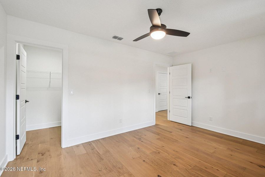 Spacious, unfurnished interior of a new home in , Green Cove Springs (Image 43).