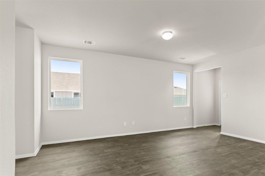 Spacious, unfurnished interior of a new home in Casetta Ranch, Kyle (Image 23).
