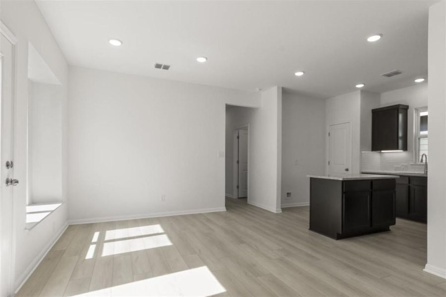 Spacious, unfurnished interior of a new home in Trace, San Marcos (Image 26).