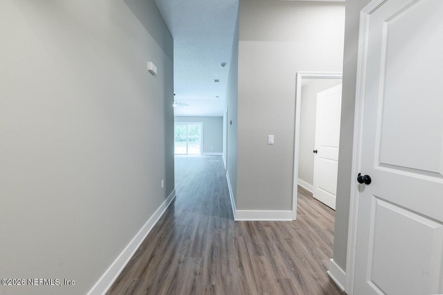 Spacious, unfurnished interior of a new home in , Florahome (Image 25).