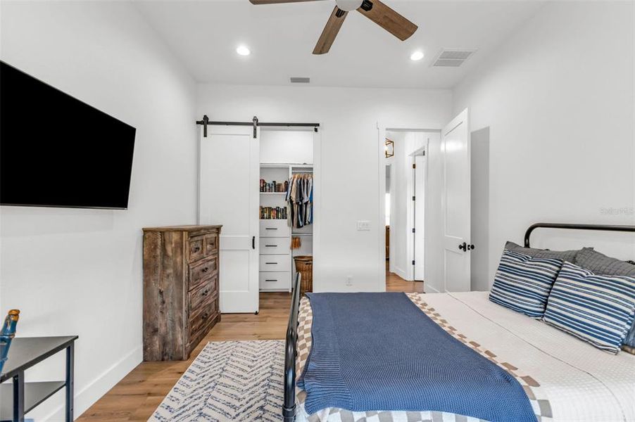 Furnished interior view inside a new home in , Arcadia (Image 10).