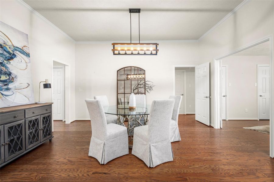 Rich hardwood floors, soaring walls, and a statement pendant light create the perfect backdrop for everything from intimate dinners to lively gatherings with friends fresh off the bay. The generous proportions and natural flow between rooms make entertaining easy. Rich hardwood floors, soaring walls, and a statement pendant light create the perfect backdrop for everything from intimate dinners to lively gatherings with friends fresh off the bay. The generous proportions and natural flow between rooms make entertaining easy.
