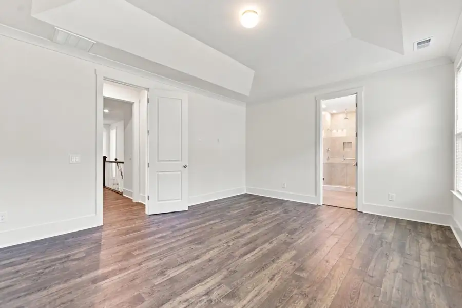 Spacious, unfurnished interior of a new home in , Ravenel (Image 35).