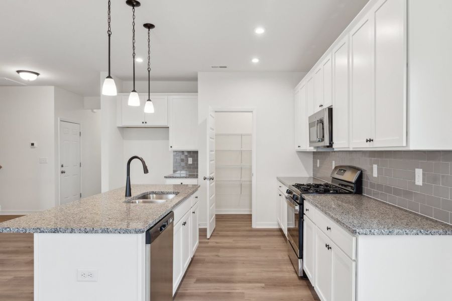 5-HHHunt Maxwell Kitchen and Pantry