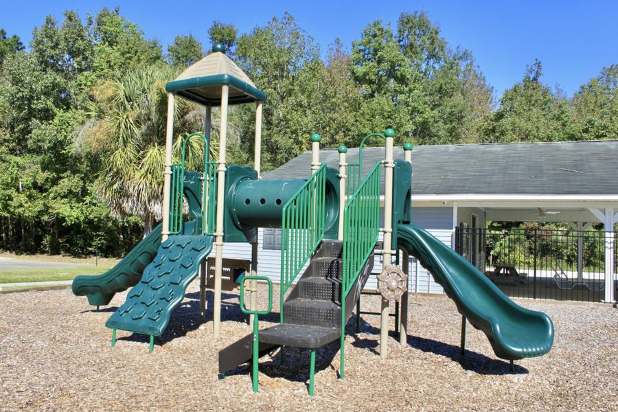 Community amenities in Oakley Pointe, Moncks Corner (Image 32).