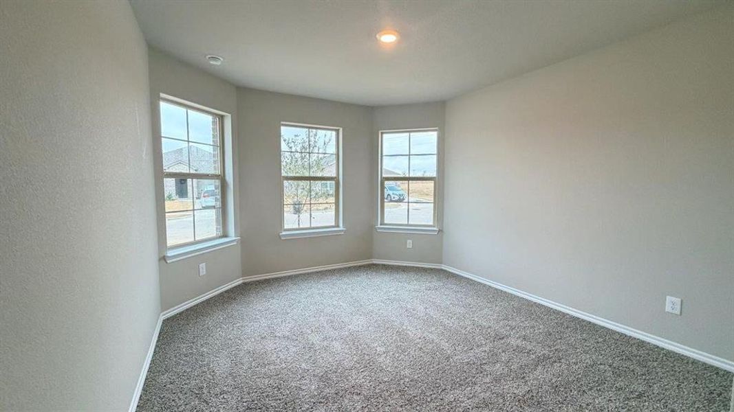 Spacious, unfurnished interior of a new home in Meadowbrook Estates, Cleburne (Image 13).