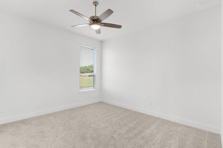 Spacious, unfurnished interior of a new home in Feathergrass, Florence (Image 81).