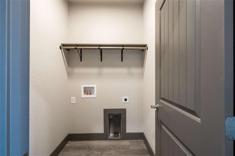 Spacious, unfurnished interior of a new home in , Talking Rock (Image 17).