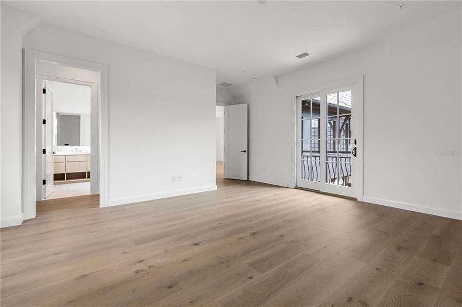 Spacious, unfurnished interior of a new home in , Orlando (Image 51).